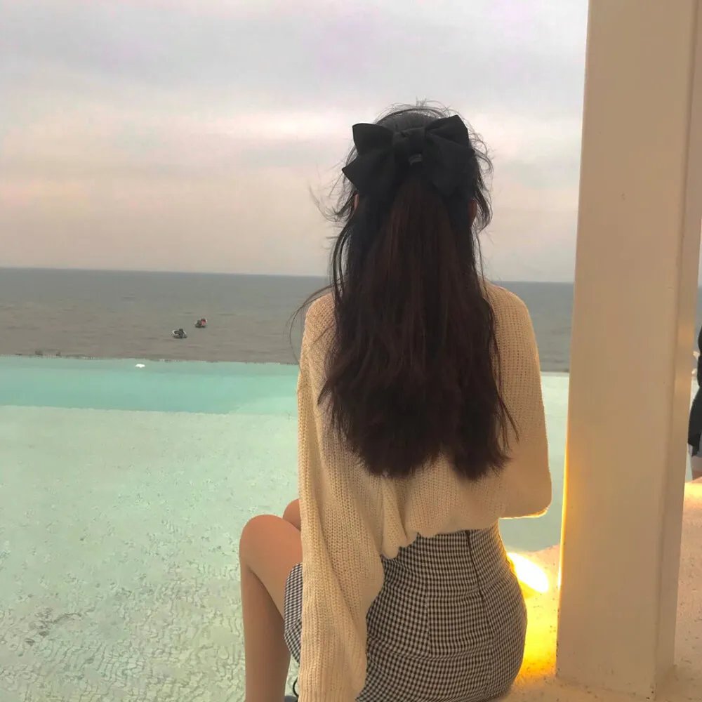日月相祝海报